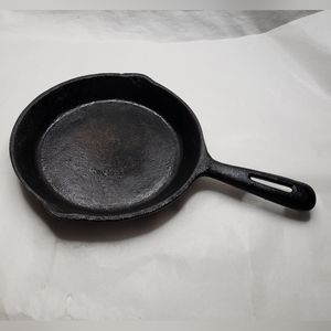 Vintage 6" Cast Iron Pan
